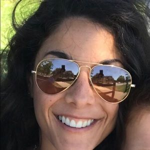 Meet your Posher, Isabel